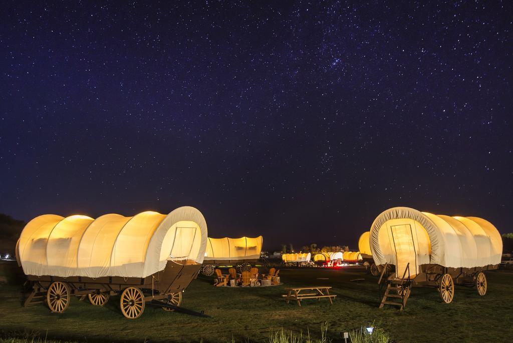 Conestoga Ranch Glamping Resort Гардън Сити Екстериор снимка