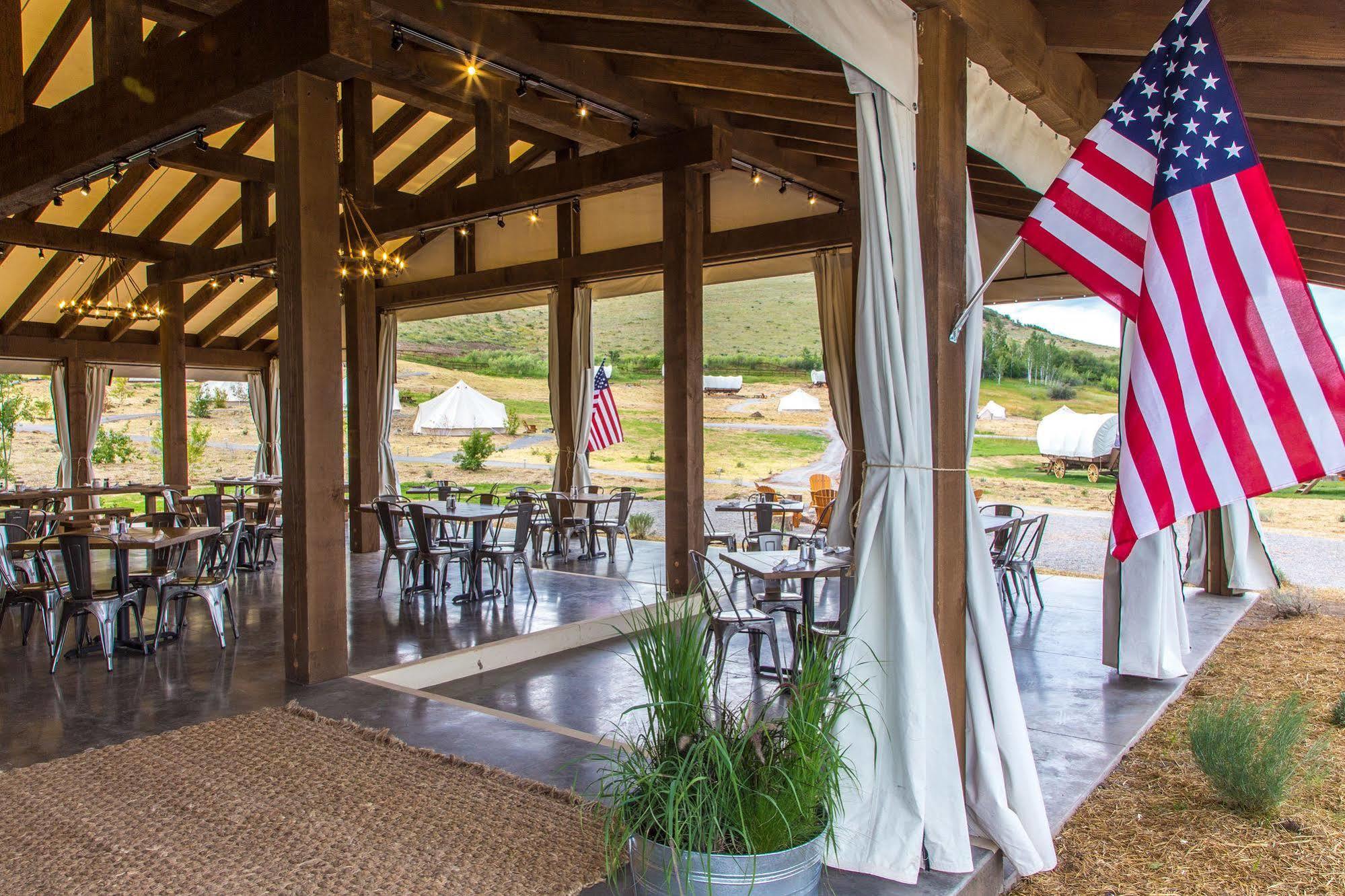 Conestoga Ranch Glamping Resort Гардън Сити Екстериор снимка