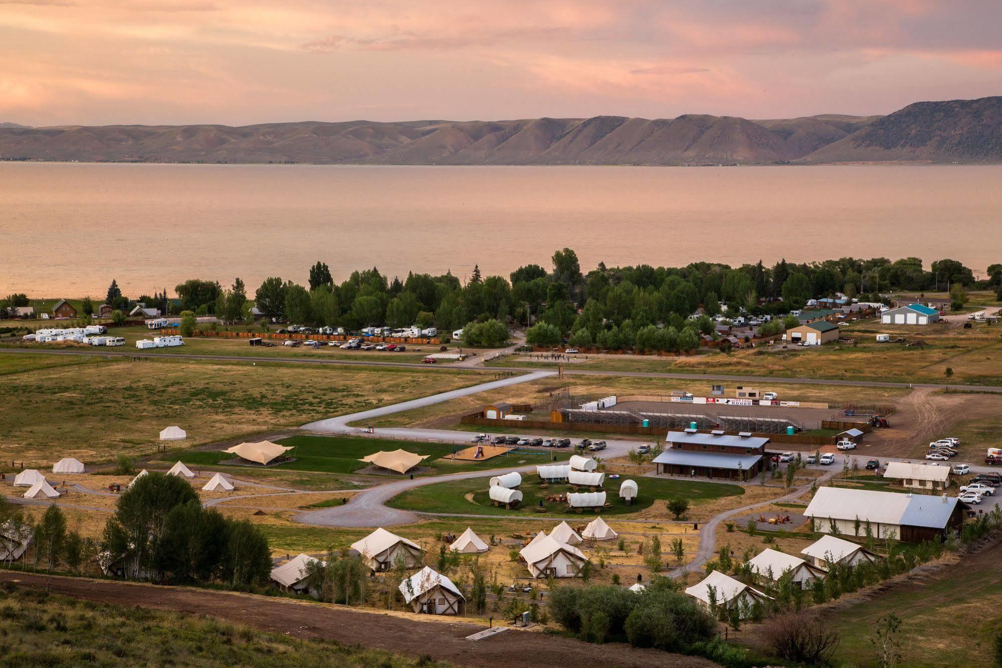 Conestoga Ranch Glamping Resort Гардън Сити Екстериор снимка