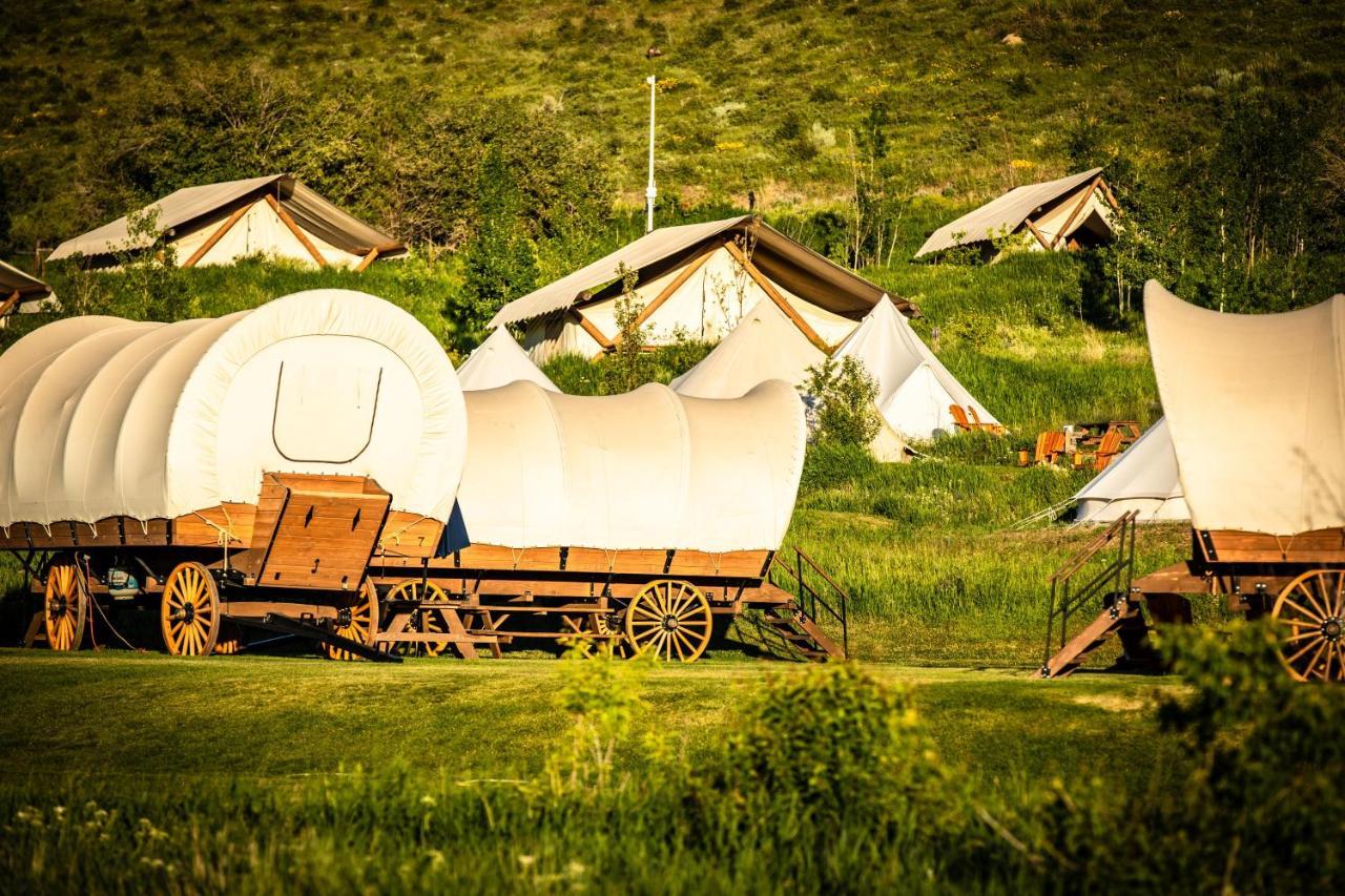 Conestoga Ranch Glamping Resort Гардън Сити Екстериор снимка